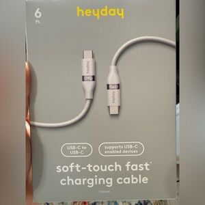 i play. Soft-Touch USB-C Cable - Light Gray